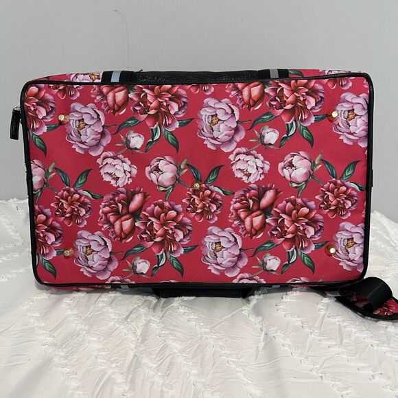 BETSEY JOHNSON PET CARRIER PINK ROSES DOGS CATS UP TO 16LBS TSA APPROVED$138 NWT - Picture 8 of 11
